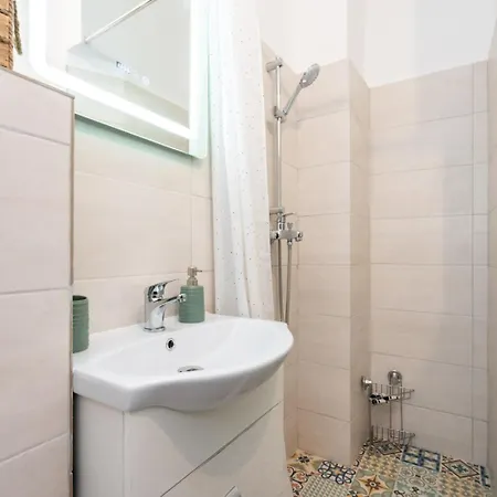 Bright And Cozy Apartment In The Bucharest Center-2