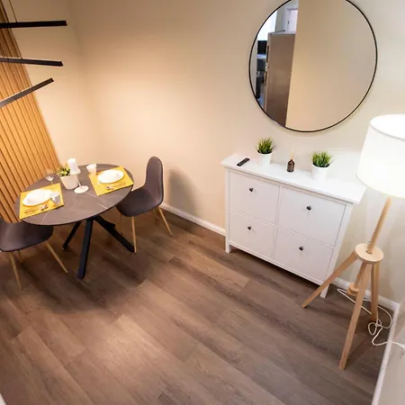 Luxe Suites Romana-3