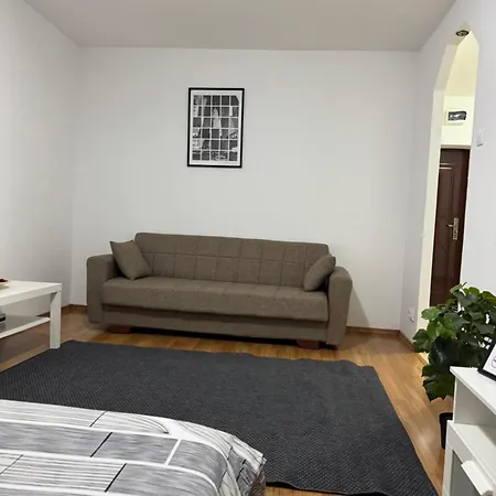 Green View Apartment-2