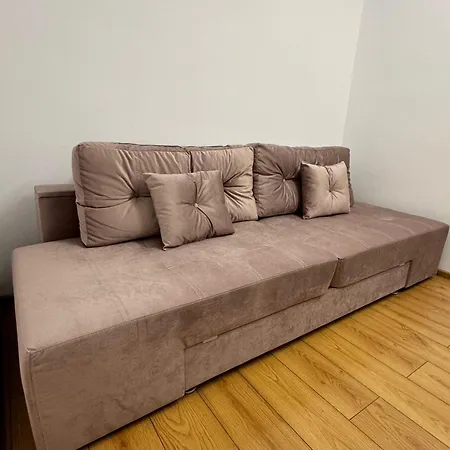 Beautiful Apt With Two Bedrooms-2