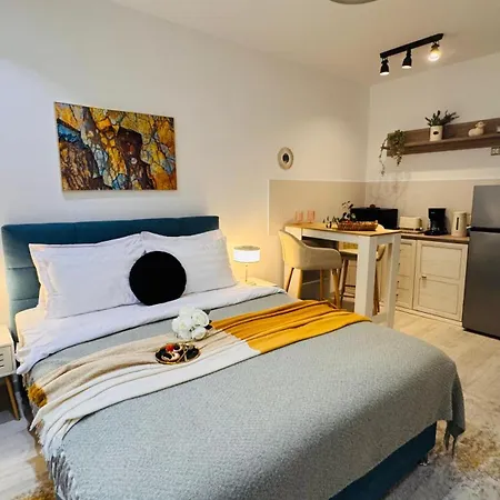 Deluxe Studios - Perfect For Short Or Long Stays-2