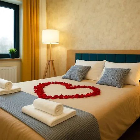 Luxe Suites Romana-2
