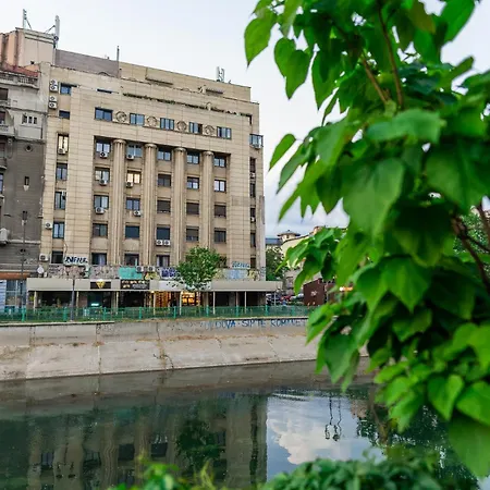 Aiastay Bucharest River Apartments-2