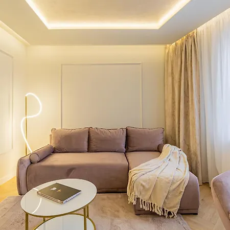Cozy Premium Collection - Studios & Suites Bucharest-2