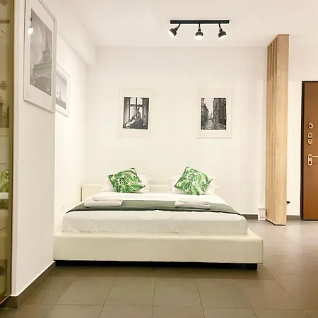 Central Apartment Near Old Town-3