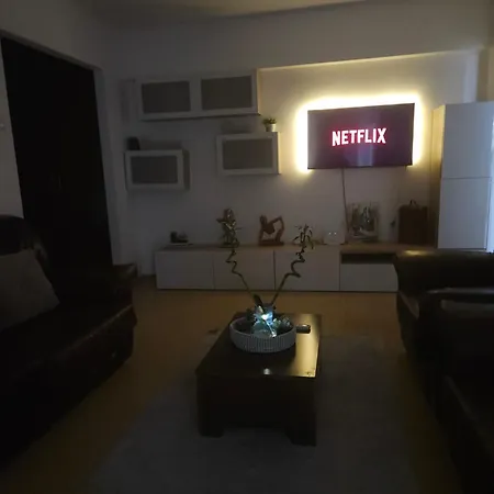 Black & White Apartment-3