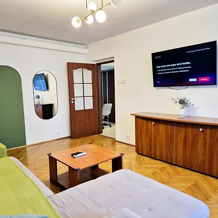 Airy & Comfortable - Elegant 2Br With Parking Parliament-2