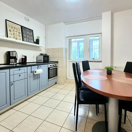 Airy & Comfortable - Elegant 2Br With Parking Parliament-3