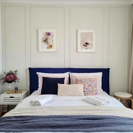 Cozy City Retreat, Obor Market & Metro-2