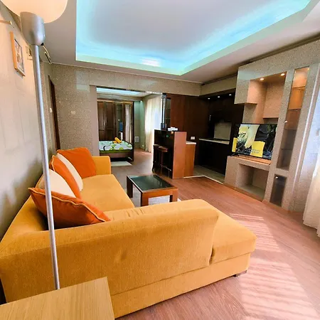 Central Urban Deluxe Loft-2