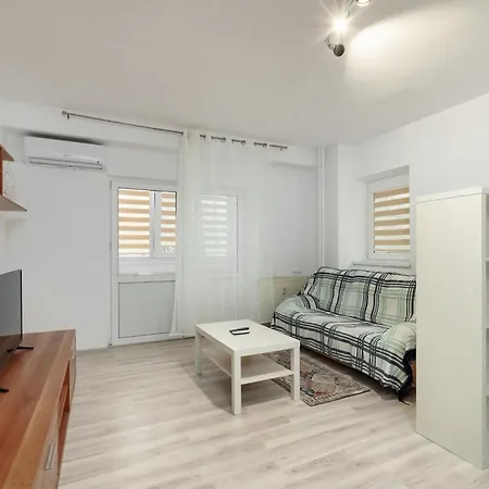 Bright Studio Close To Alba Iulia Square With Wifi-3