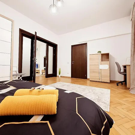Old Town Comfort & Stylish Apartment-2