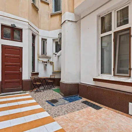 Quiet Studio in Central Bucharest near Cismigiu-2
