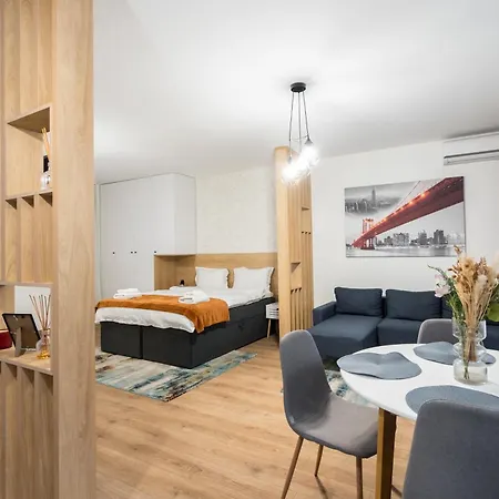 Soho - Central District Studio-2