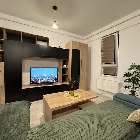 Zenith Central Address Apartment With Parking-3