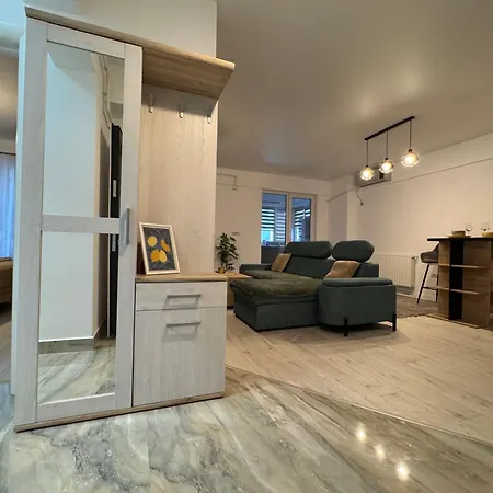 Zenith Central Address Apartment With Parking-2