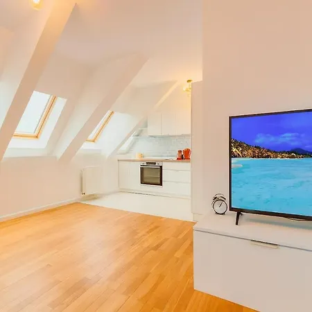 Central Skylight Suites 16-3