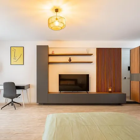 Central Riverside Studio 71 Plus Free Parking-3