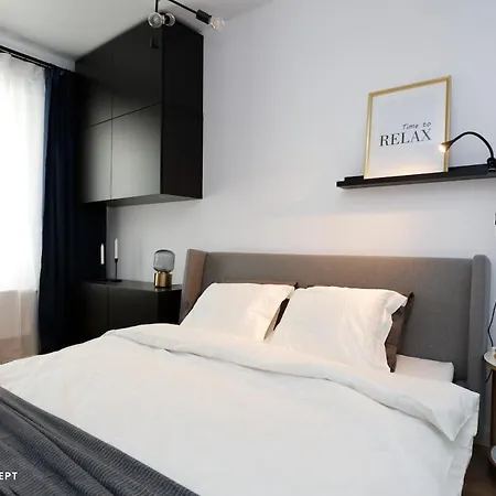 Stylish Central Apartments Near City Center-2