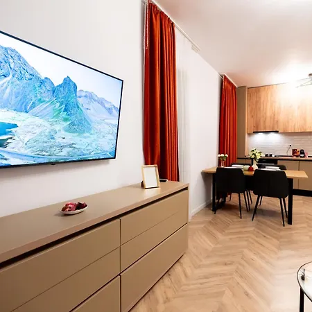 Soni Exclusive Apartments 342 Plaza With Private Parking & Self Check-In-3