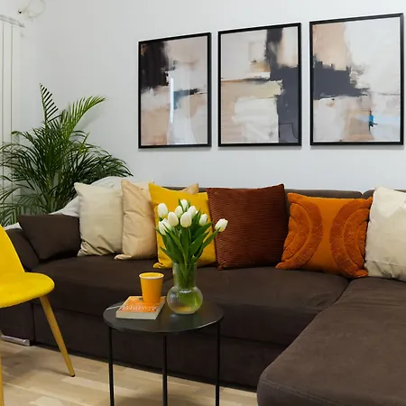 Amalia - Cozy & Quiet Apartment Near Veranda Mall & Obor Market-2