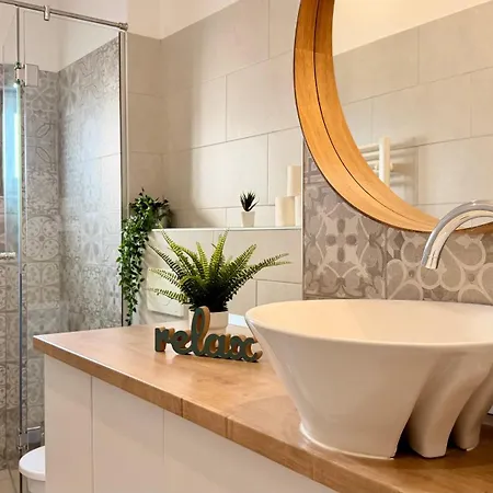 Splendid 2Br Apartment With Breathtaking Views Of Casa Poporului-3