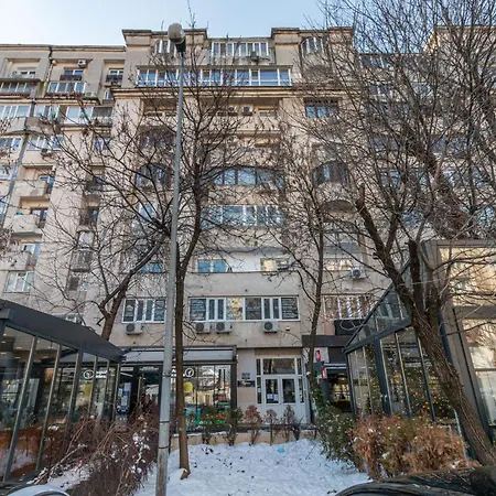 Elegant 2Br Apartment In Chic Area-2