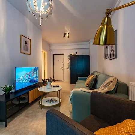 Stylish Central Apartments Near City Center-3