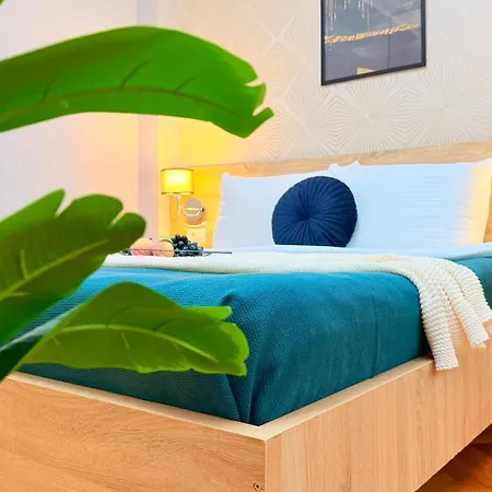 Stylish Central Accommodation - Designed For Your Perfect Stay-3