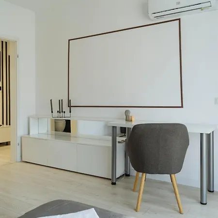 Larimar Apartment-3