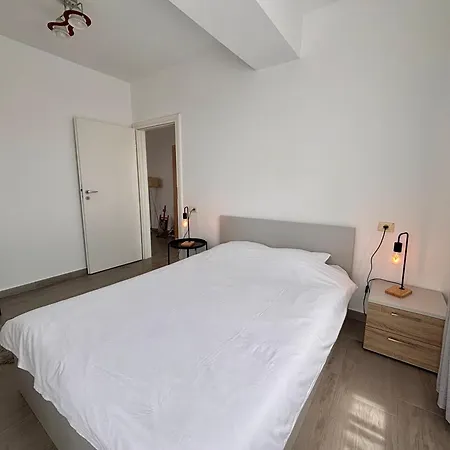 Belvedere City View Studios & Apartments With Free Parking & Gym-3