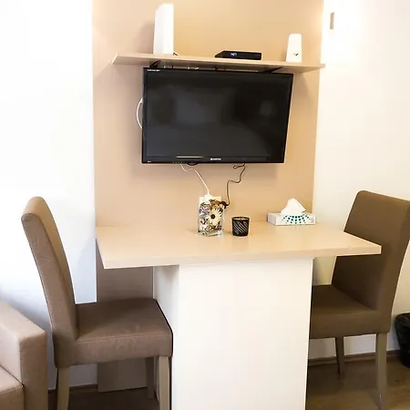 Grand Central Accommodation - Smardan-3