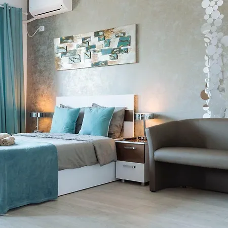 Luxury Flat 9 Near Metro-2