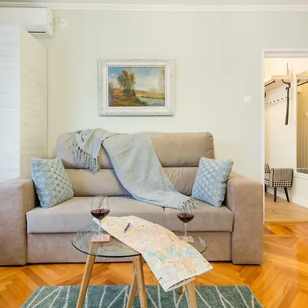 Central Stylish & Cozy One Bedroom Apartment - Adela Accommodation - Ideal For Long Stays-2
