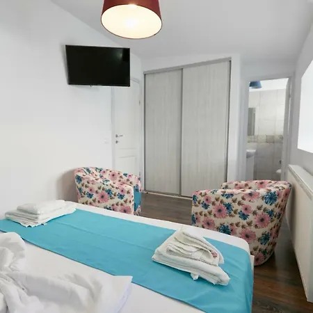 Stanford Apartments-3