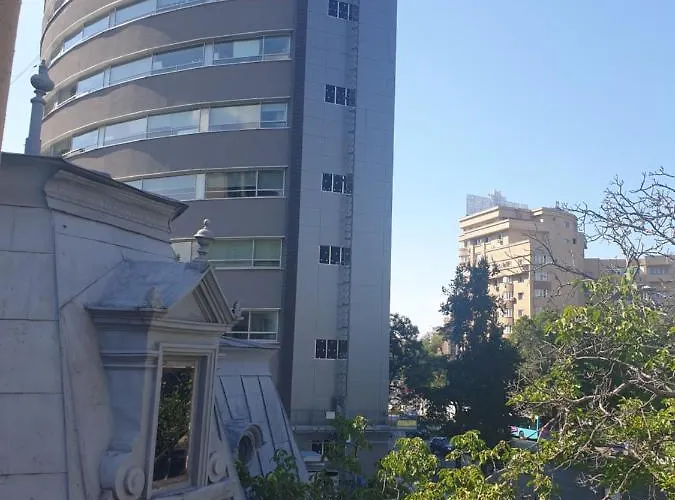 Studio Yellow - Piata Victoriei Bucureşti