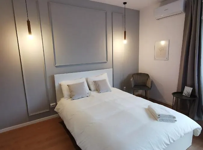 On The River Ultra Central Suites Bucureşti