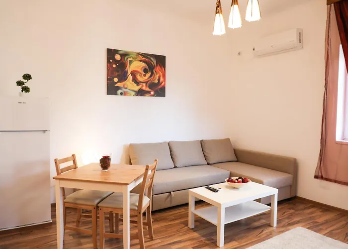 Ultracentral Apartament With Balcony - Old Town Bucureşti