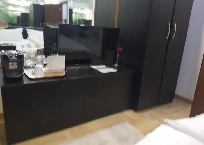 Mirrors Room Mega Mall National Arena Bucureşti