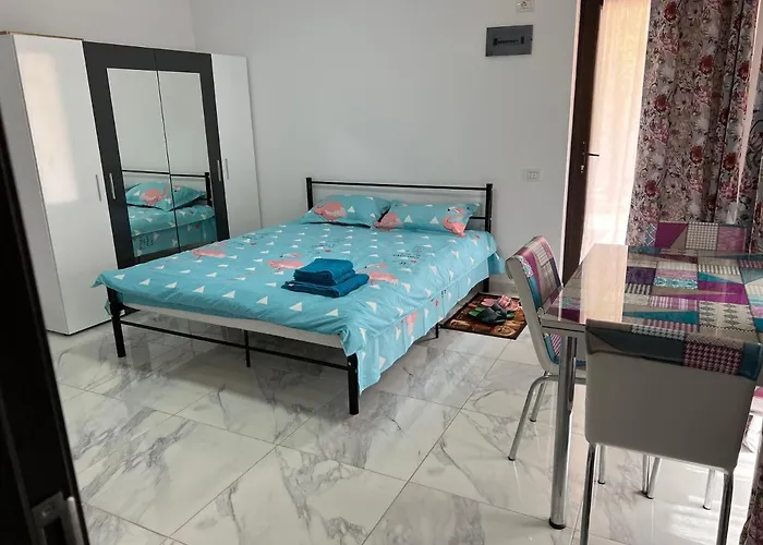 Home Naya Bucureşti