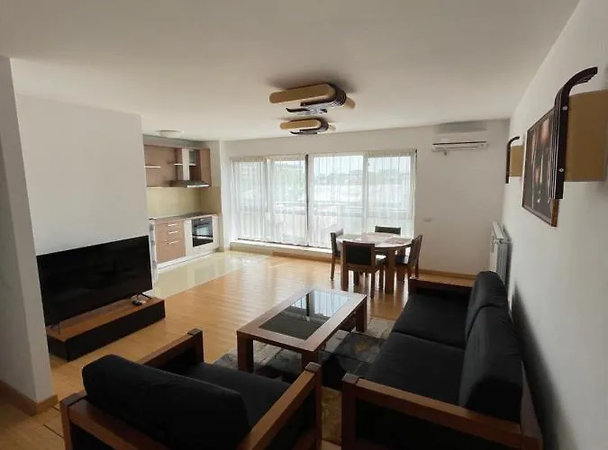 Sunny Two Room Apartment, Baneasa, Petrom City, Free Wi-Fi And Underground Parking Bucureşti