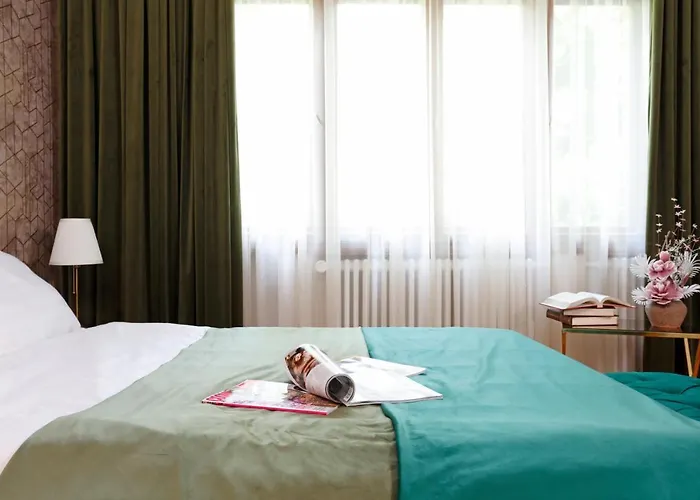 Grand Phillip Cismigiu Park Downtown Bucharest Apartment