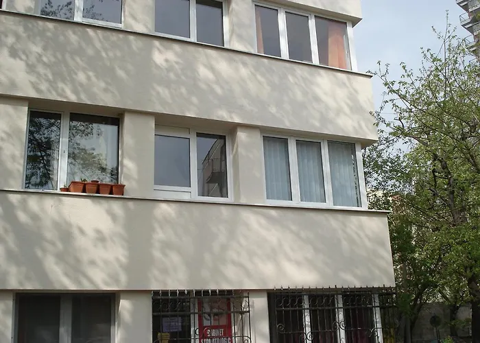 Residence 30 - Cool Apartments With Garden View, No Air Conditioning Needed Bucureşti