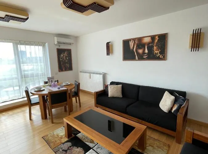 Sunny Two Room Apartment, Baneasa, Petrom City, Free Wi-Fi And Underground Parking Bucureşti