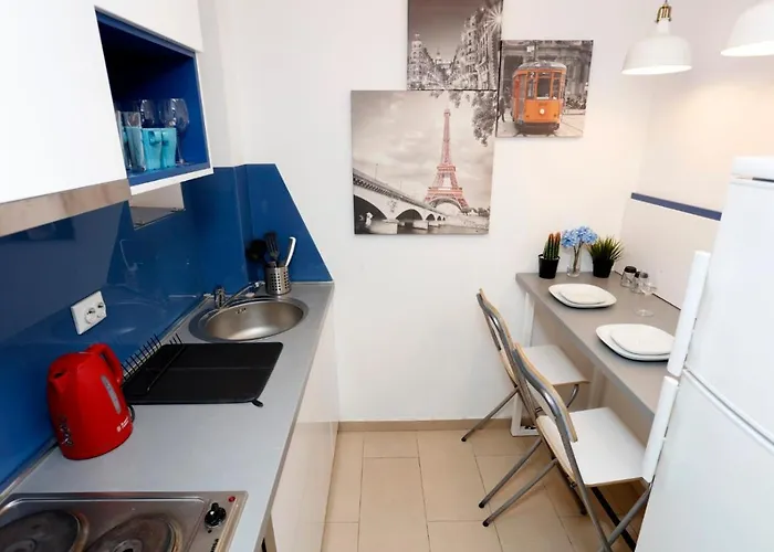 Lovely 2 Bedroom Apartment Near Old Town Bucureşti