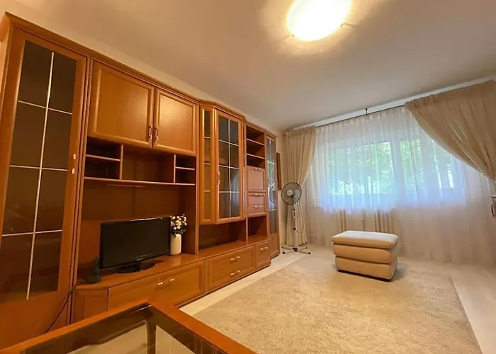 Lovely & Quiet 1-Bedroom Condo With Free Parking Bucureşti