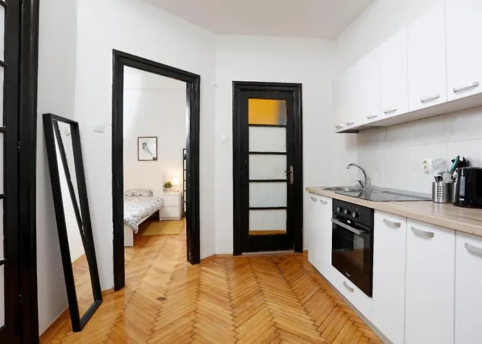 Lovely Apartment With 2 Bedrooms Bucureşti