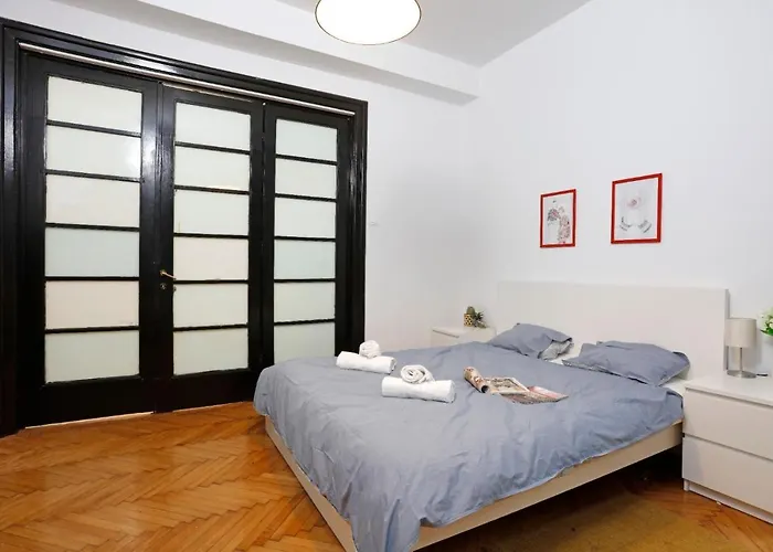 Lovely Apartment With 2 Bedrooms Bucureşti