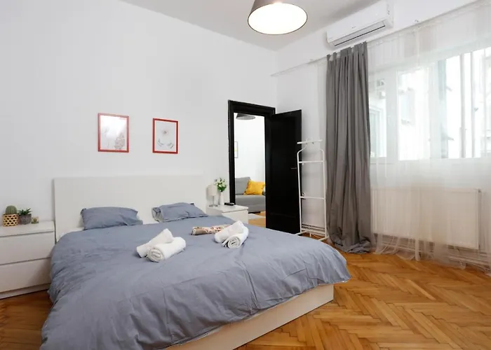 Lovely Apartment With 2 Bedrooms Bucureşti