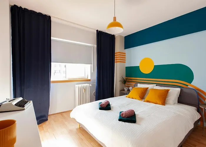 Elegant Apartment Near Marriott & Palace Of Parliament - Self Check-In & Water Filter Bucureşti
